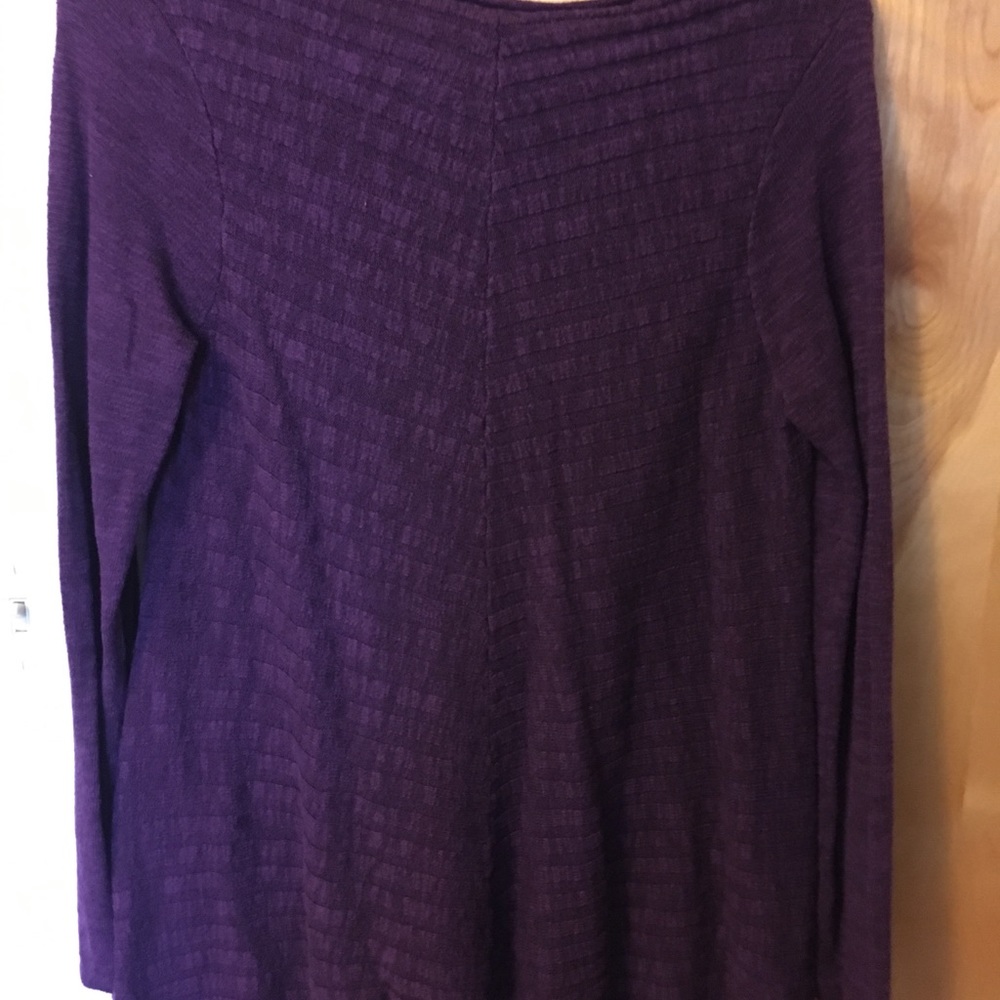 Tops - Picture 5 of 5